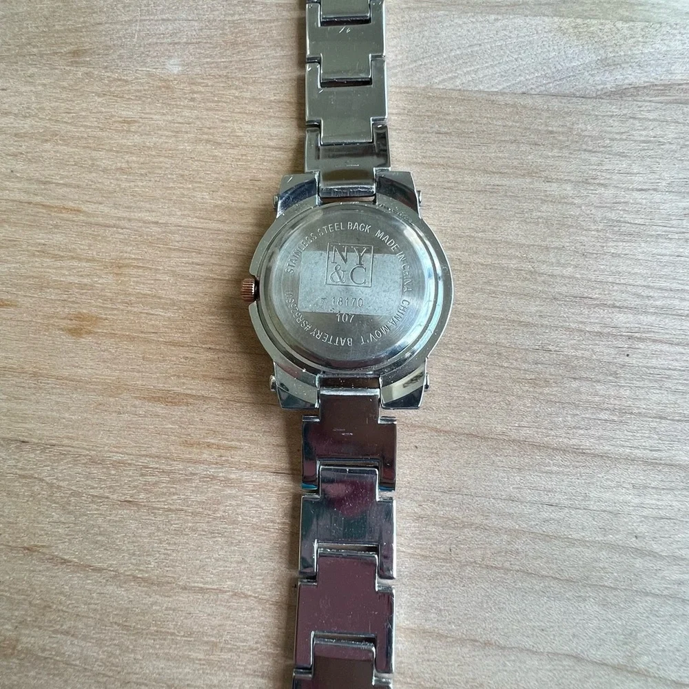 NY&C ladies rose gold tone silver tone fashion watch NEW BATTERY
